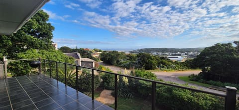 View (from property/room), Balcony/Terrace, River view, Sea view