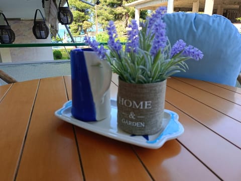 Day, Garden view