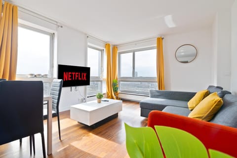 Heart of Paris 3BR-8P Tour Eiffel 7 Free Netflix Apartment in Paris
