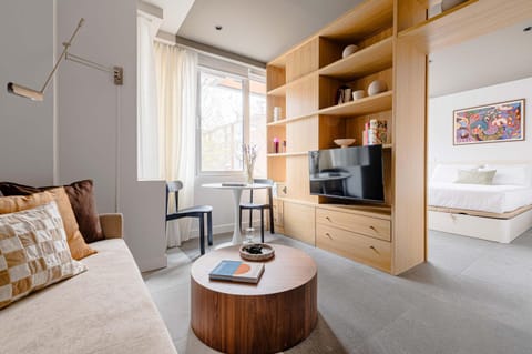 TV and multimedia, Living room, Dining area