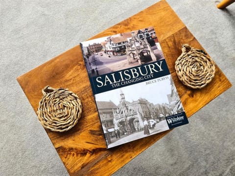 The Old Brewery - Stylish Stay in Heart of City Apartment in Salisbury