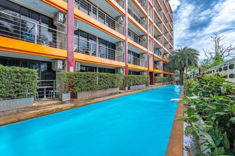 Property building, Swimming pool