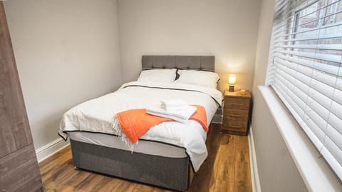 Newly Refurbished 3 Bed House With Parking House in Birmingham