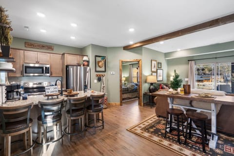 New Cabin at Tall Timbers! Free Tickets! Indoor and Outdoor Pools! Cabin in Hollister