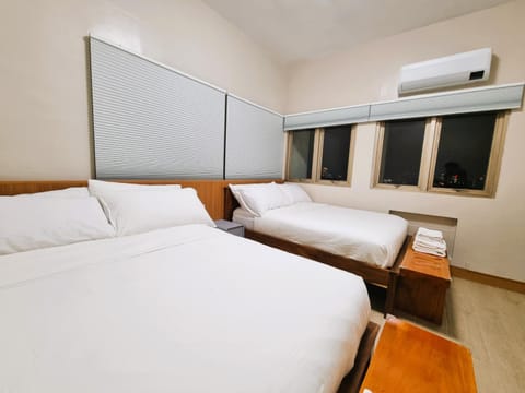 Bed, Bedroom, air conditioner