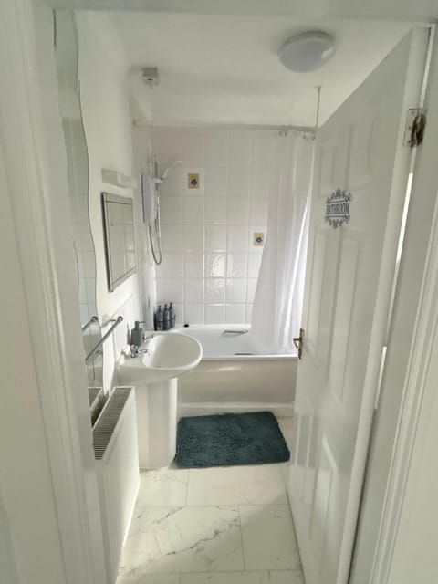 Beautiful Family-Friends 3 Bedroom Cosy Home Birmingham House in Birmingham