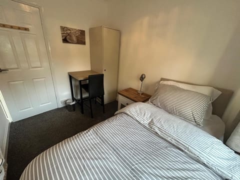 Beautiful Family-Friends 3 Bedroom Cosy Home Birmingham House in Birmingham