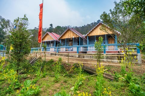 Property building, Natural landscape, Garden