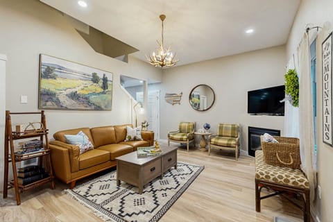 Lupine Chalet House in Mount Hood Village