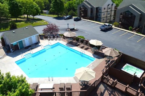 The Cove 20-1 By SDC, Big Deck, Pool, Hot Tub, By Lake Apartment in Indian Point