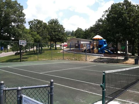 The Cove 20-1 By SDC, Big Deck, Pool, Hot Tub, By Lake Apartment in Indian Point