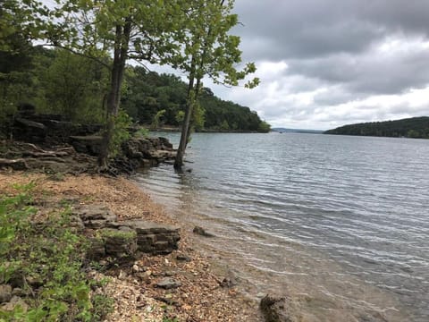 The Cove 20-5 By SDC, Big Deck, Pool, Hot Tub, Lake View Apartment in Indian Point