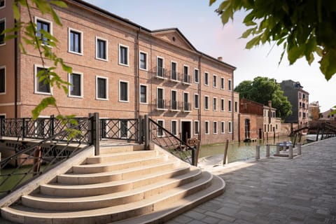 Property building, Day, Neighbourhood, Street view