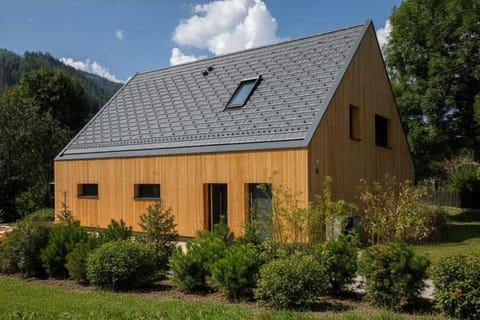 Property building, Spring, Day, Natural landscape, Garden, Garden view, Mountain view