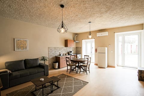 Living room, Dining area, kitchen