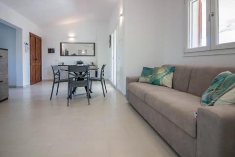 GuestHost - Casa Nina - relax close to the beach Apartment in Porto Istana