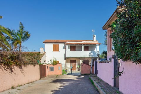 GuestHost - Casa Nina - relax close to the beach Apartment in Porto Istana