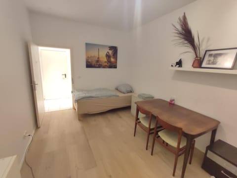 Jungle in Kelkheim for 4 Persons 24 h check in Apartment in Rhineland-Palatinate