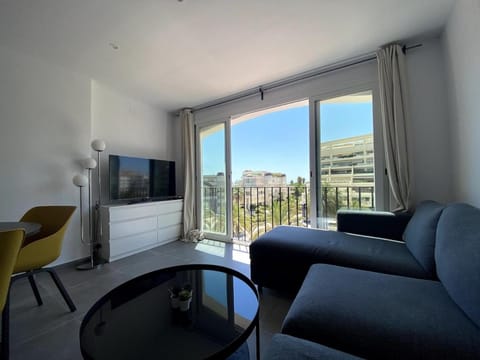 Renovated apartment in Jardines del Puerto Apartment in Marbella