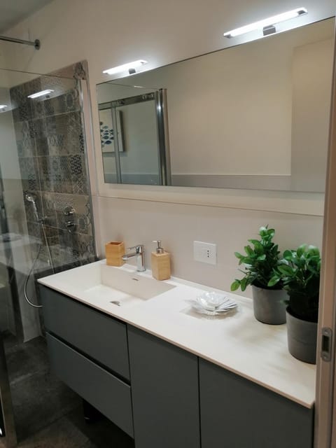 Nuovo appartamento 5 minuti a piedi dal Policlinico Apartment in San Donato Milanese