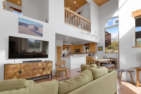 TV and multimedia, Seating area