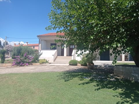 Property building, Natural landscape, Garden view