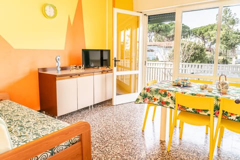 TV and multimedia, Balcony/Terrace, Living room, Dining area