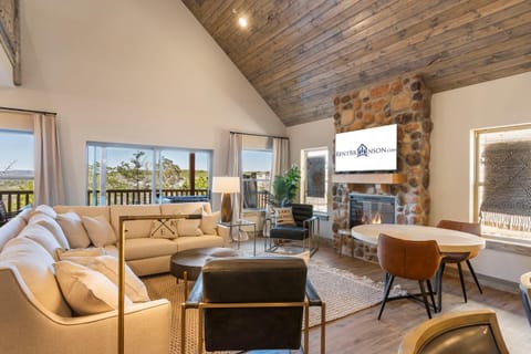 New Log Cabin, Pvt Hot Tub, Free Daily Activities, Shuffleboard, Arcade Cabin in Branson