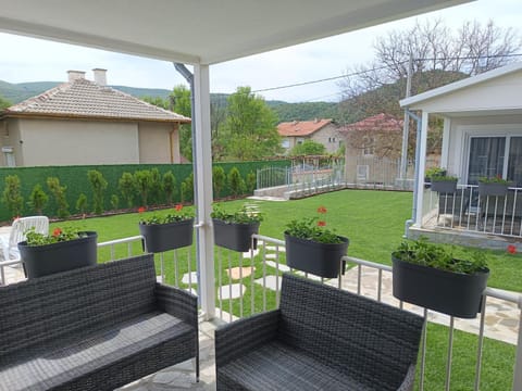 Garden, Balcony/Terrace, Garden view