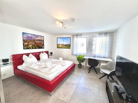 Bed, Photo of the whole room, Seating area, Bedroom