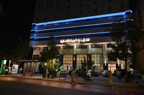 Property building, Night, City view, Location