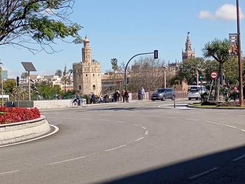 Nearby landmark, Neighbourhood