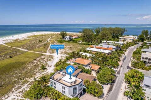 Bean Point Retreat by SeaBreeze Vacation House in Anna Maria Island
