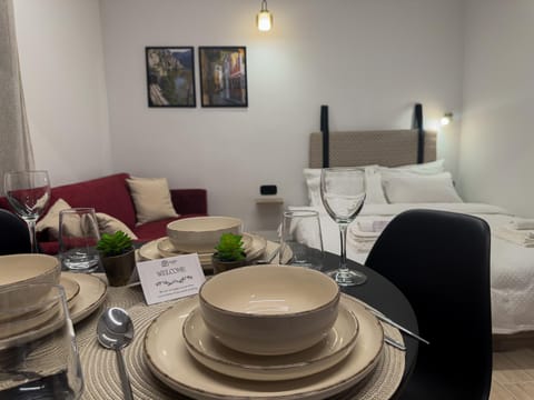 Kitchen or kitchenette, Photo of the whole room, Dining area