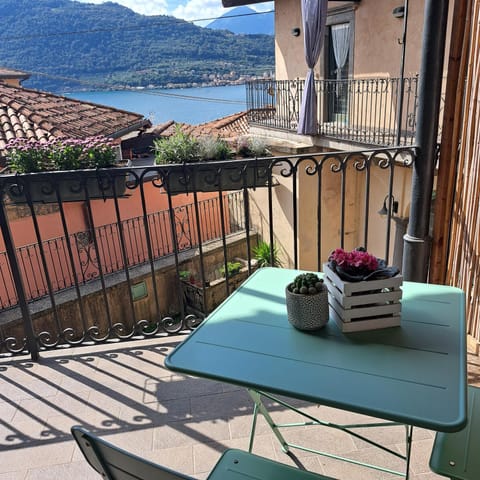 Balcony/Terrace, Lake view