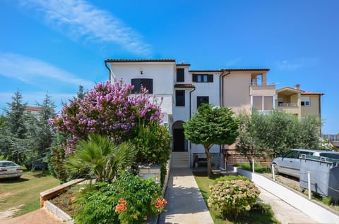 Facade/entrance, Facade/entrance