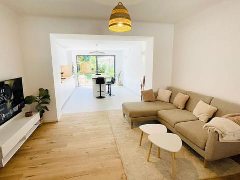 Large townhouse with a private garden-DIF1 Apartment in Luxembourg District, Luxembourg