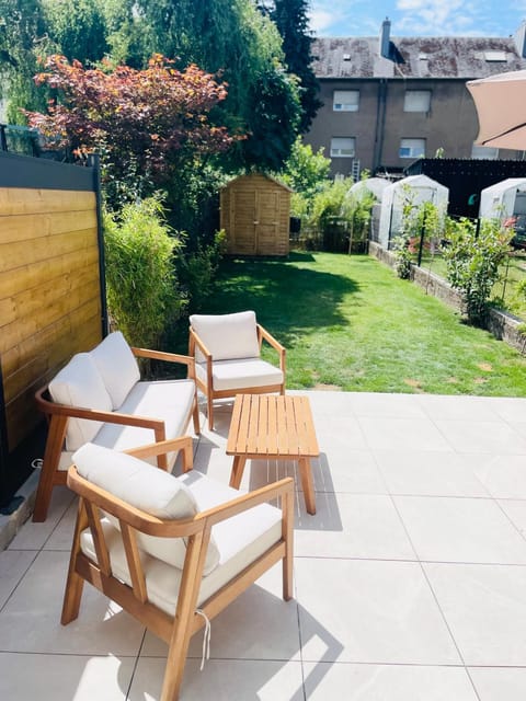 Large townhouse with a private garden-DIF1 Apartment in Luxembourg District, Luxembourg