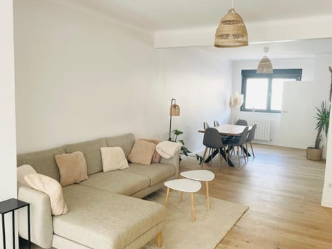 Large townhouse with a private garden-DIF1 Apartment in Luxembourg District, Luxembourg