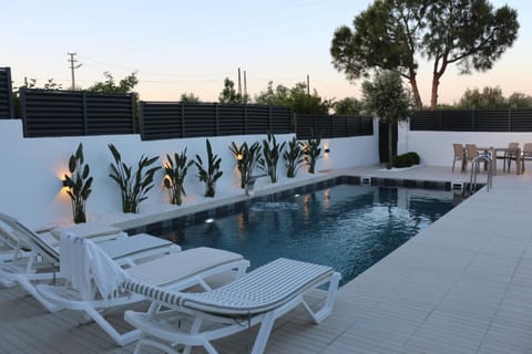 Patio, Day, Pool view, Swimming pool, sunbed