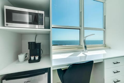 Coconut Grove Bayview unit Parking Included Hotel in Coconut Grove