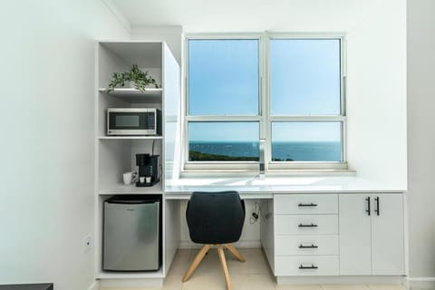 Coconut Grove Bayview unit Parking Included Hotel in Coconut Grove