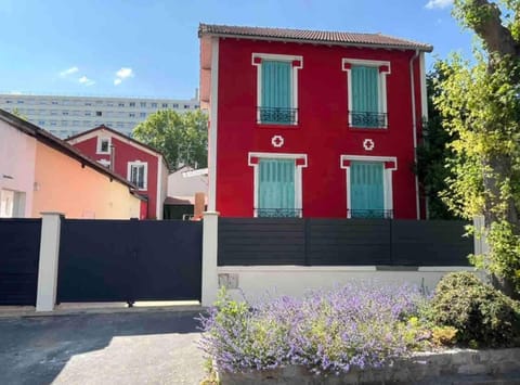 KXX Private complex 15 min PARIS ParcExpo 12 bedrooms Villa in Île-de-France