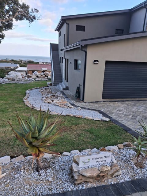 Nature's Nest Apartment in Cape Town
