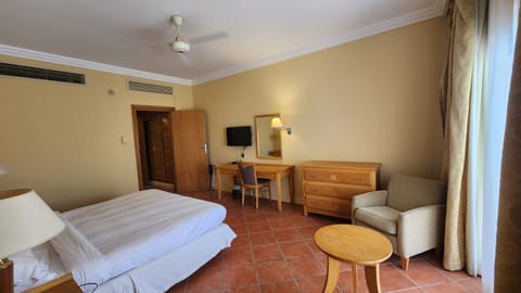 Bed, TV and multimedia, Bedroom, wardrobe