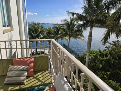 View (from property/room), Balcony/Terrace, Sea view