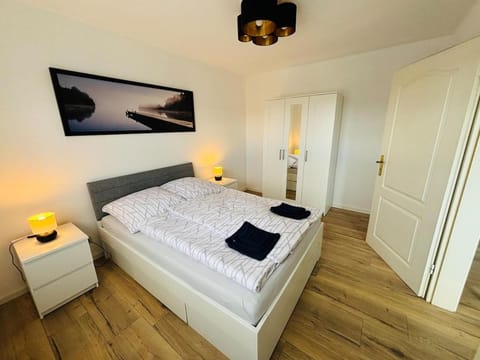 Bed, Photo of the whole room, Bedroom, towels, wardrobe