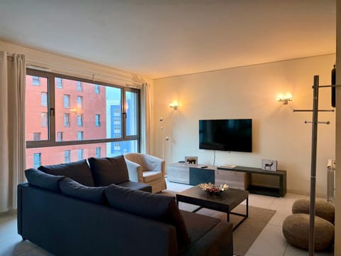Communal lounge/ TV room, TV and multimedia, Living room