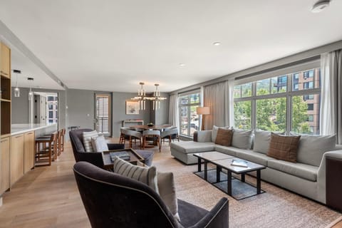 New! Luxury Resort Penthouse - Stunning 3 Bedroom Apartment in Snowmass Village