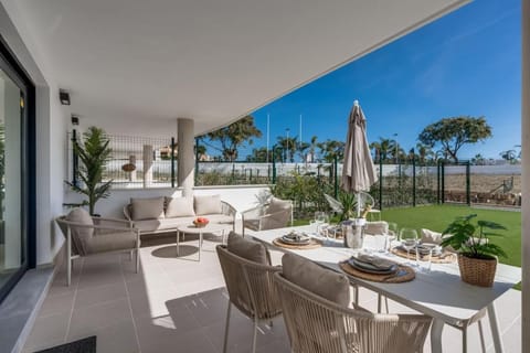 Day, Garden, View (from property/room), Balcony/Terrace, Balcony/Terrace, Seating area, Dining area, Garden view